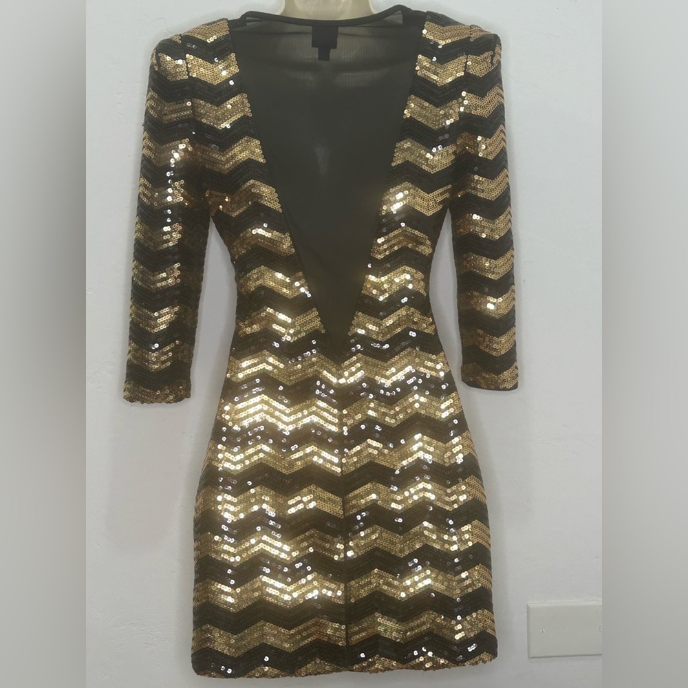 2B Bebe Gold & Black Chevron Sequin Bodycon mesh back Mini Dress Small - Picture 4 of 12
